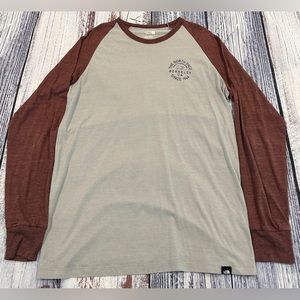 The North Face Men’s Long Sleeve Standard Fit Baseball Tshirt Sz M pullover